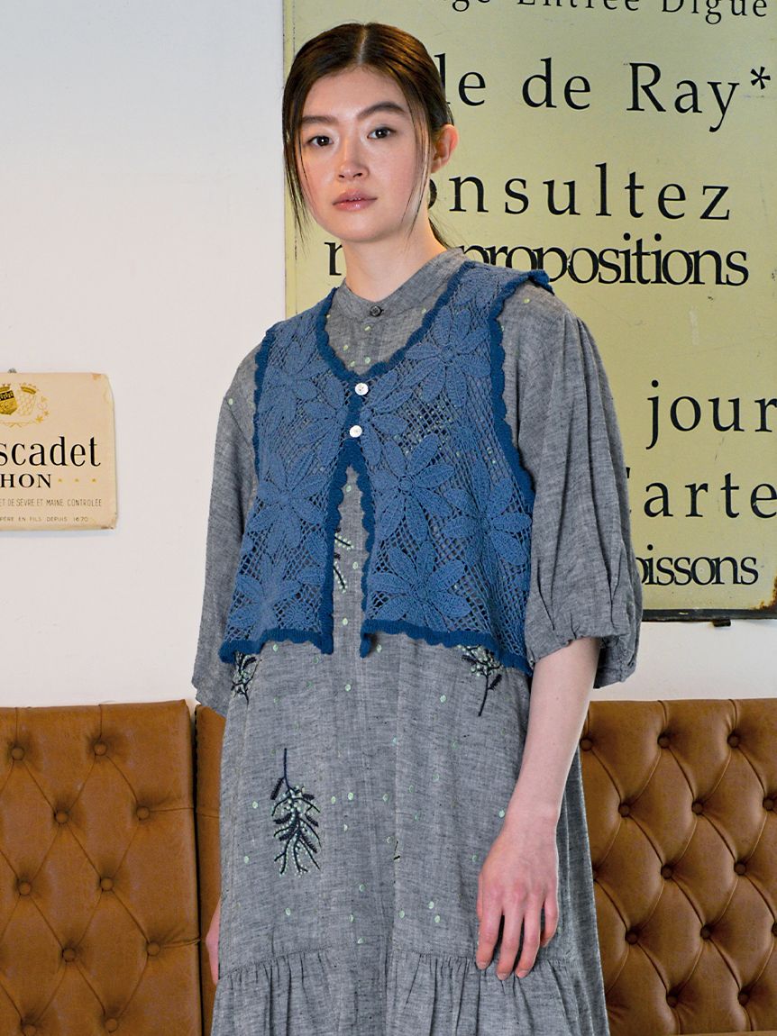 マーガレットリリアンコード刺繍ベスト（ニット）｜SUPER HAKKA