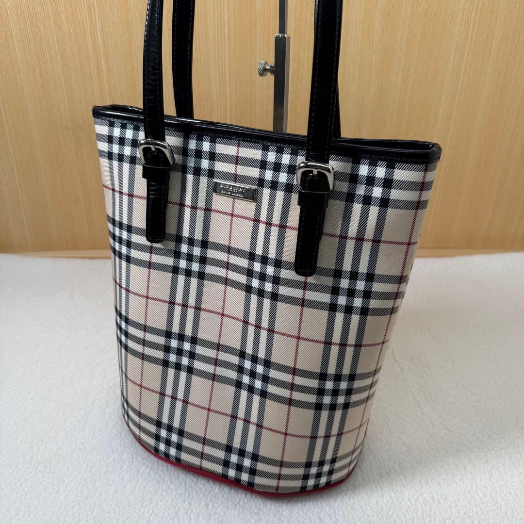 Burberry Blue Label ショルダーバッグ バケツ型 バーバリー 美品✨ バーバリー バケツ型ショルダーバッグ 黒 ノバチェック